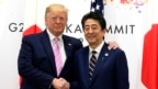 Tổng thống Mỹ Donald Trump gặp Thủ tướng Nhật Bản Shinzo Abe trong một cuộc họp bên lề hội nghị G20 ở Osaka, Nhật Bản, ngày 28 tháng 6, 2019.