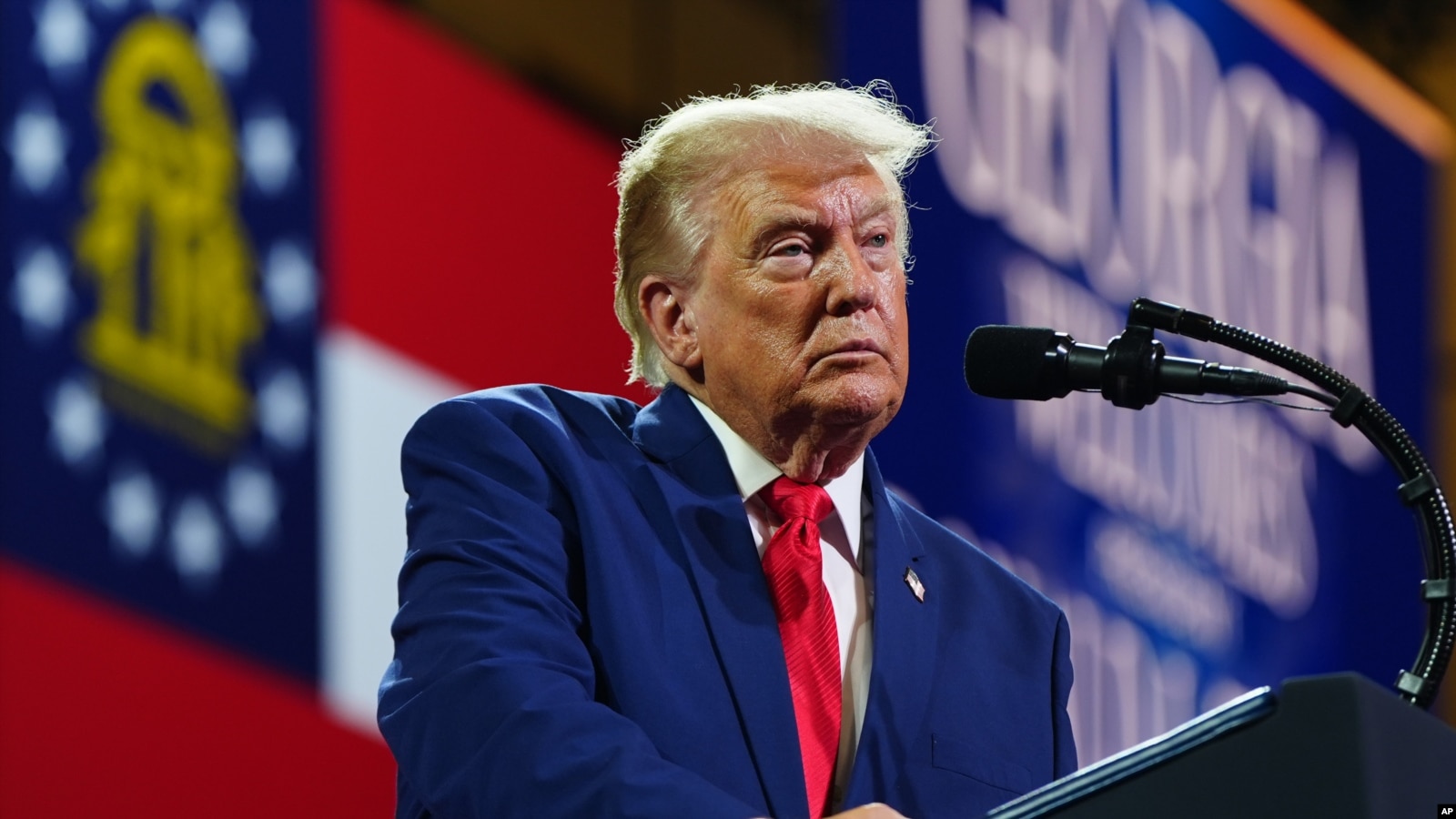 Trump Hişyarîyeke Tund Dide Îranê û Hûsîyan