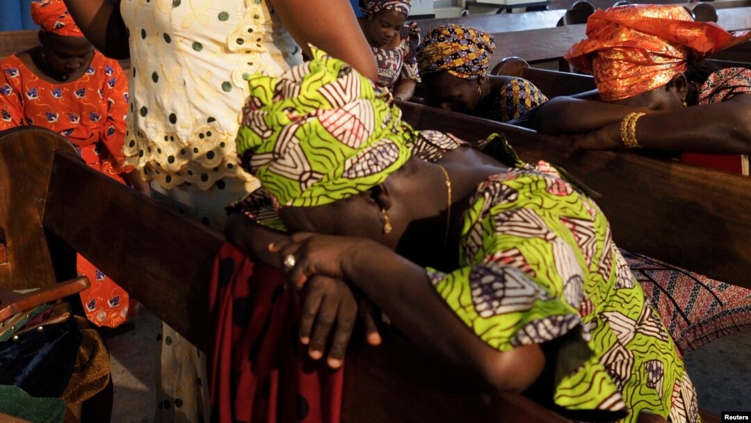 Chibok qishlog'idan olib qochilgan qizlar uchun duo... Abuja, Nigeriya
