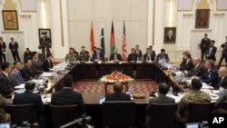  دپاکستان دبهرنو چارو دوزارت له لوري تيره شپه جاري شوي يو بيان ترمخه ددې ارادې څرګندونه دوزيراعظم نوازشريف دبهرنو چارو دصلاح کار سرتاج عزيز او دچين دبهرنو چارو دوزير وانګ ژي ترمينځ بيجنګ کې دليدنې په مهال شوې ده.