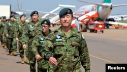 Các binh lính Nhật đến sân bay Juba, tham gia lực lượng gìn giữ hòa bình của LHQ tại Nam Sudan, ngày 21/11/2016.