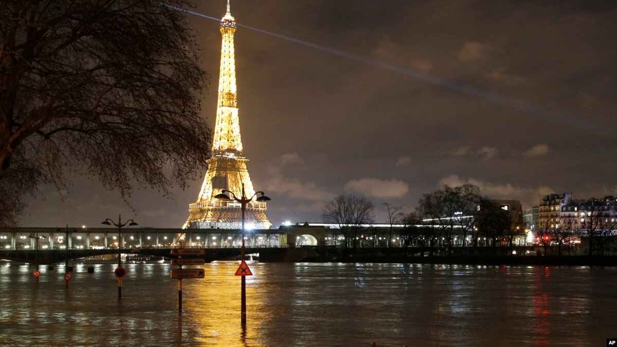 France Sees Worst Rains In 50 Years Floods Peak In Paris