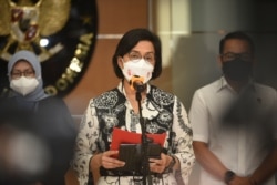 Menteri Keuangan Sri Mulyani hari Senin (20/9) menyampaikan keterangan pers di Jakarta tentang kinerja Satuan Tugas Penanganan Hak Tagih (Satgas BLBI) telah memanggil 24 obligor dan debitur BLBI. (Courtesy: Biro KLI-Kemenkeu)