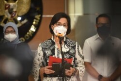 Menteri Keuangan Sri Mulyani hari Senin (20/9) menyampaikan keterangan pers di Jakarta tentang kinerja Satuan Tugas Penanganan Hak Tagih (Satgas BLBI) telah memanggil 24 obligor dan debitur BLBI. (Courtesy: Biro KLI-Kemenkeu)