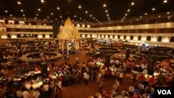 ທາງໃນ​ກາສິ​ໂນ Savan Vegas ​ທີ່​ແຂວງ​ສະຫວັນນະ​ເຂດ.