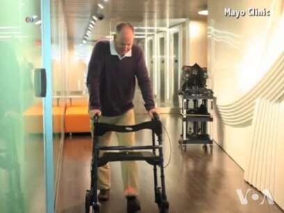 New Laser Device Helps Parkinson's Patients Walk