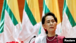 Myanmar State Counselor Aung San Suu Kyi delivers a speech to the nation over Rakhine and Rohingya situation, in Naypyitaw, Myanmar Sep. 19, 2017. 