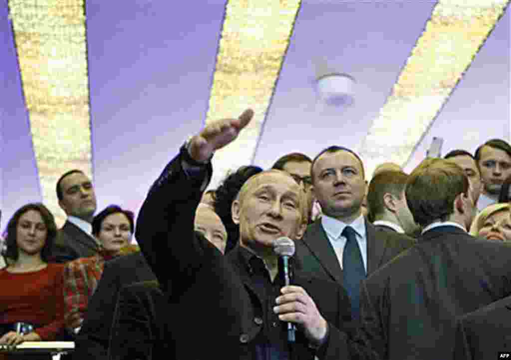 Володимир Путін у виборчому штабі. 4.03.2012.