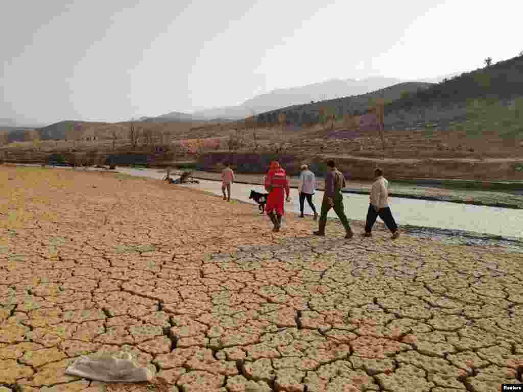 سیلاب ده&zwnj;ها شهر و روستای ایران را فراگرفته است