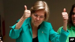Demokrat Parti Massachusetts Senatörü Elizabeth Warren
