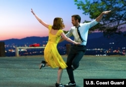 Salah satu adegan film "La La Land" yang dibintangi Ryan Gosling dan Emma Stone. (Courtesy: Summit Entertainment)