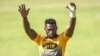 L'attaquant Sud-Africain Siya Kolisi, le premier capitaine de Black Test qui dirigera l'Afrique du Sud dans une série de trois essais contre l'Angleterre en juin, assiste à la première séance d'entraînement de Springboks, le 28 mai 2018.