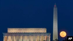 Washington Monument, Lincoln Memorial.