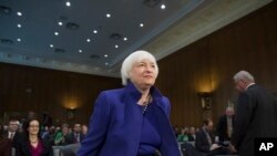 Janet Yellen, la présidente de la Réserve fédérale américaine (Fed), devant la commission bancaire du Sénat, au Capitol Hill à Washington, le 14 février 2017