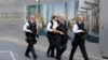 Polícia britânica detêm 12 pessoas após ataque terrorista