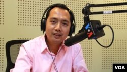 Neth Pheaktra, spokesman of the Khmer Rouge Tribunal (ECCC) discusses "Impacts of ECCC’s Co-Investigating Judges’ Disagreements on Cases 003 & 004" on VOA Khmer’s Hello VOA radio call-in show, Monday, November 30, 2015. (Lim Sothy/VOA Khmer)