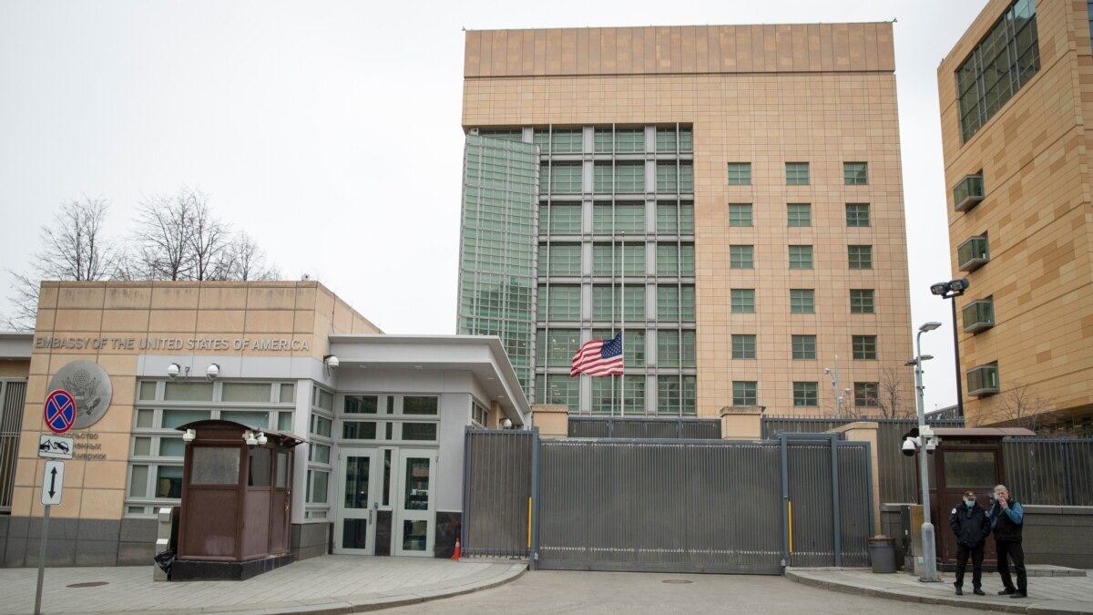 EEUU y Rusia prevén dar inicio a las conversaciones sobre las operaciones de sus misiones diplomáticas