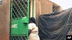 People with access to sanitation facilities are at half the risk of infection as compared to those people without sanitation facilities, according to Swiss researchers.