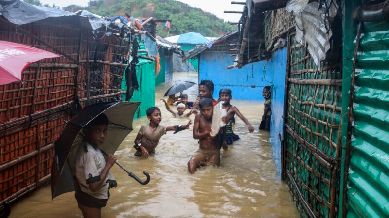 Floods Hit Crowded Refugee Camps in Bangladesh