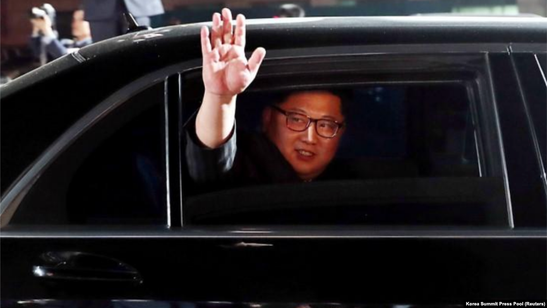 Severnokorejski lider Kim Džong Un odlazi sa sastanka sa južnokorejskim kolegom, 27. april 2018. Korea Summit Press Pool / Delivered via Reuters
