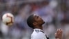 L’attaquant brésilien de la Juventus, Douglas Costa, lors du match Juventus vs Sassuolo, au stade de la Juventus à Turin, le 16 septembre 2018.