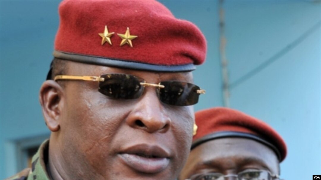 Jenderal Sekouba Konate, pemimpin pemerintahan transisi di Guinea, yang mengadakan pemilu baru lalu.