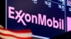 Logo ExxonMobil di lantai Bursa Saham New York. (Foto: AP)