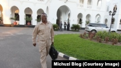 Tundu Lissu, umunyepolitike atavuga rumwe na reta ya Tanzaniya. 