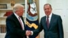 Trump défend son droit de partager des renseignements avec Moscou