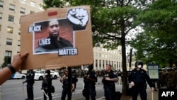 Imagem de George Floyd na manifestação d 3 de Junho em Washington DC