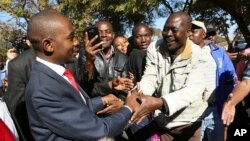 UMnu. Nelson Chamisa wenandla leMDC Alliance ukhuluma labantu eHarare.