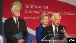 "Ha sido un honor ser parte del proyecto de preservación de la Bandera de Estrellas Centelleantes", dijo Ralph Lauren