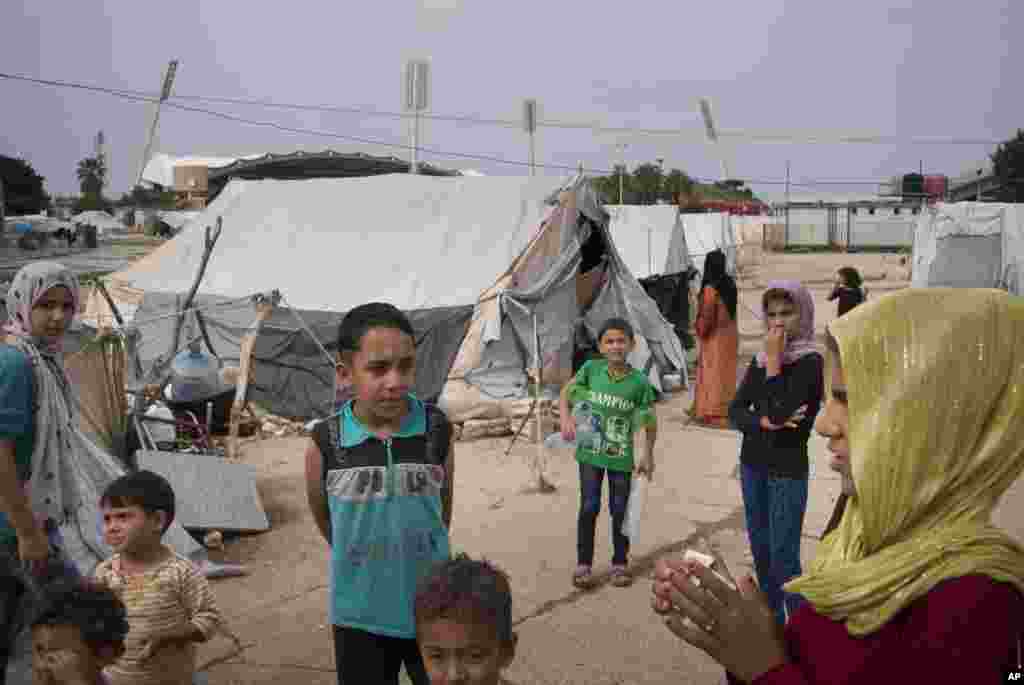 ہائی کمشنر گرینڈی نے وائس آف امریکہ کو بتایا کہ جبراً بے گھر ہونے والے افراد کی سب سے بڑی تعداد کا تعلق شام سے ہے۔