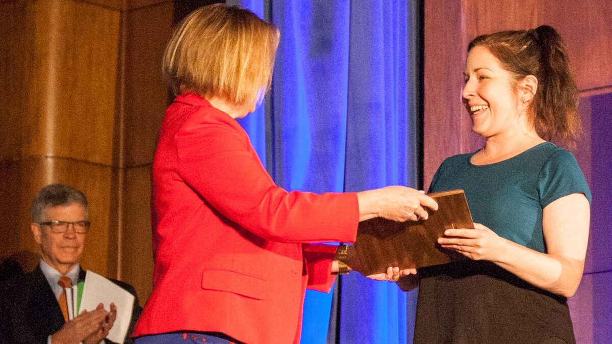 VOA Correspondent Heather Murdock Wins Burke Award for Mosul Coverage