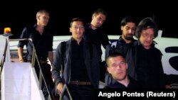 Bugün Portekiz'le yapacağı G Grubu maçı için Brezilya'nın Salvador kentine varan Alman Milli Takımı. Mesut Özil de (ortada) takımın favori oyuncularından.