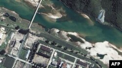 Супутникові знімки ядерного об’єкту Йонбен у Північній Кореї.