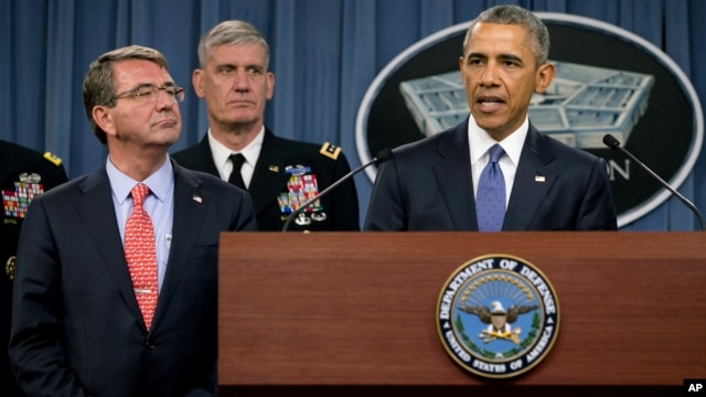 El secretaro de Defensa, Ash Carter (izquierda) será anfitrión del presidente Barack Obama y su equipo de seguridad nacional en el Pentágono.