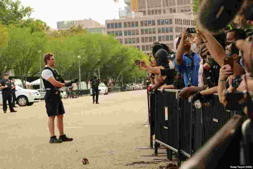 Протест біля Білого дому супроводжувався перепалками з правоохоронцями.