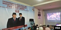 Nonton bareng Debat Capres perdana di Posko Badan Pemenangan Nasional BPN pengusung capres nomor 02 Prabowo-Sandi di Solo, Kamis malam (17/1).