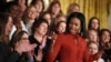 Très émue, Michelle Obama fait ses adieux et l'éloge de la diversité