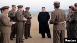 Ким Чен Ын на тестировании недавно разработанного тактического оружия. 16 ноября 2018