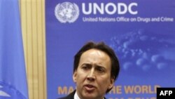 BM İyiniyet Elçisi Aktör Cage Organize Suçlara Karşı Uyardı