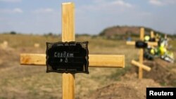 Могили загиблих за так звану «ДНР» на околиці Донецька