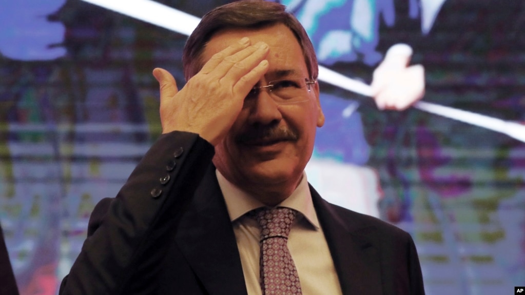 Dorëhiqet kryetari i bashkisë së Ankarasë