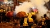 Al final de la marcha, los manifestantes ocuparon una importante avenida cercana al parlamento local y una gran multitud se concentró fuera de la sede central de la policía.