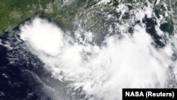 Тропический шторм приближается к побережью штата Луизиана