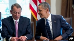 Ketua DPR AS John Boehner (kiri) dan Presiden AS Barack Obama belum menemukan titik temu untuk mengakhiri kebuntuan anggaran pemerintah federal (foto: dok). 