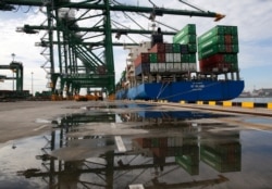 Pemandangan di Terminal Satu Pelabuhan Tanjung Priok, Jakarta,16 November 2016. (Foto: Reuters/Darren Whiteside)