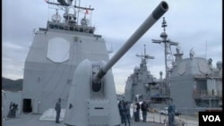 美國海軍提康得羅加級導彈巡洋艦希洛號在日本橫須賀美國海軍基地向媒體開放。（視頻截圖）