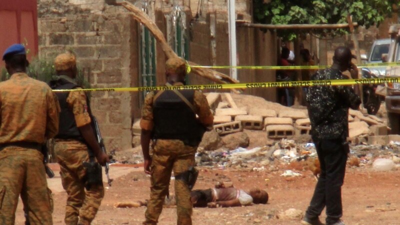 5 soldats tués dans deux explosions et un prêtre enlevé au Burkina Faso